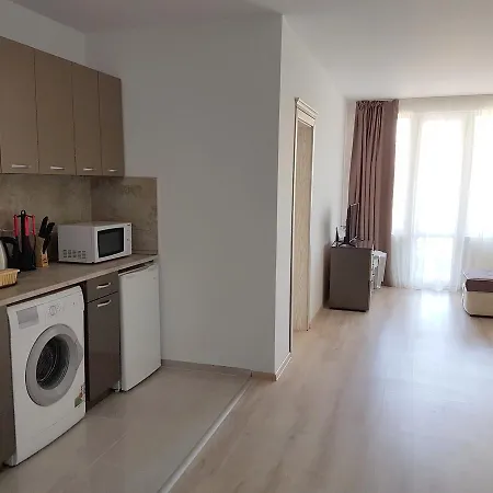 Rent Flora Beach Lägenhet *